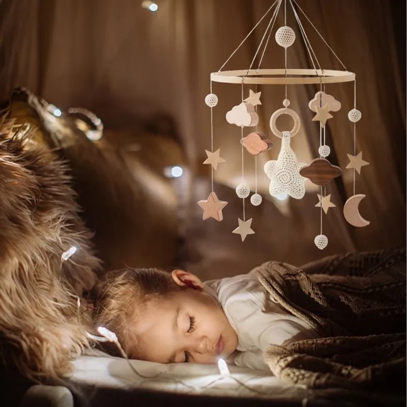 Mobile en bois pour bébé 0 - 12 mois - jouetsbebe.com