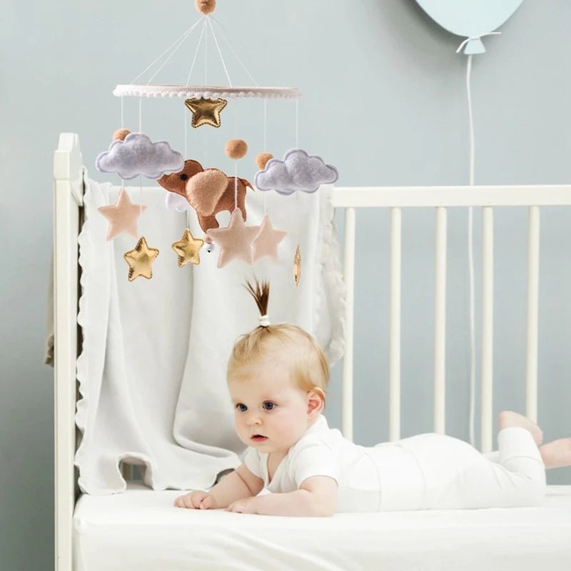 Mobile en bois pour bébé - jouetsbebe.com